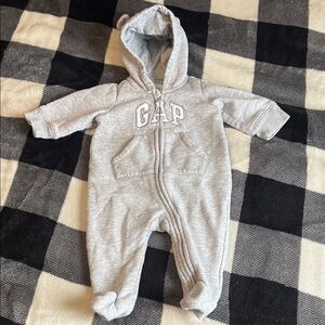 GAP Heather Gray Kids Footie One Piece size 0-3 months